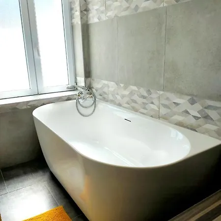 Ferienhaus Maison Confortable A Proche Du Centre Et Du Stade *