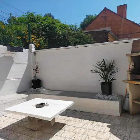 Maison Confortable A Proche Du Centre Et Du Stade Nyaraló